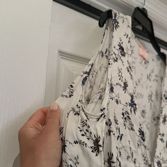 White Wishful Thinking Cold Shoulder Blouse - Size Small - Picture 3 of 4